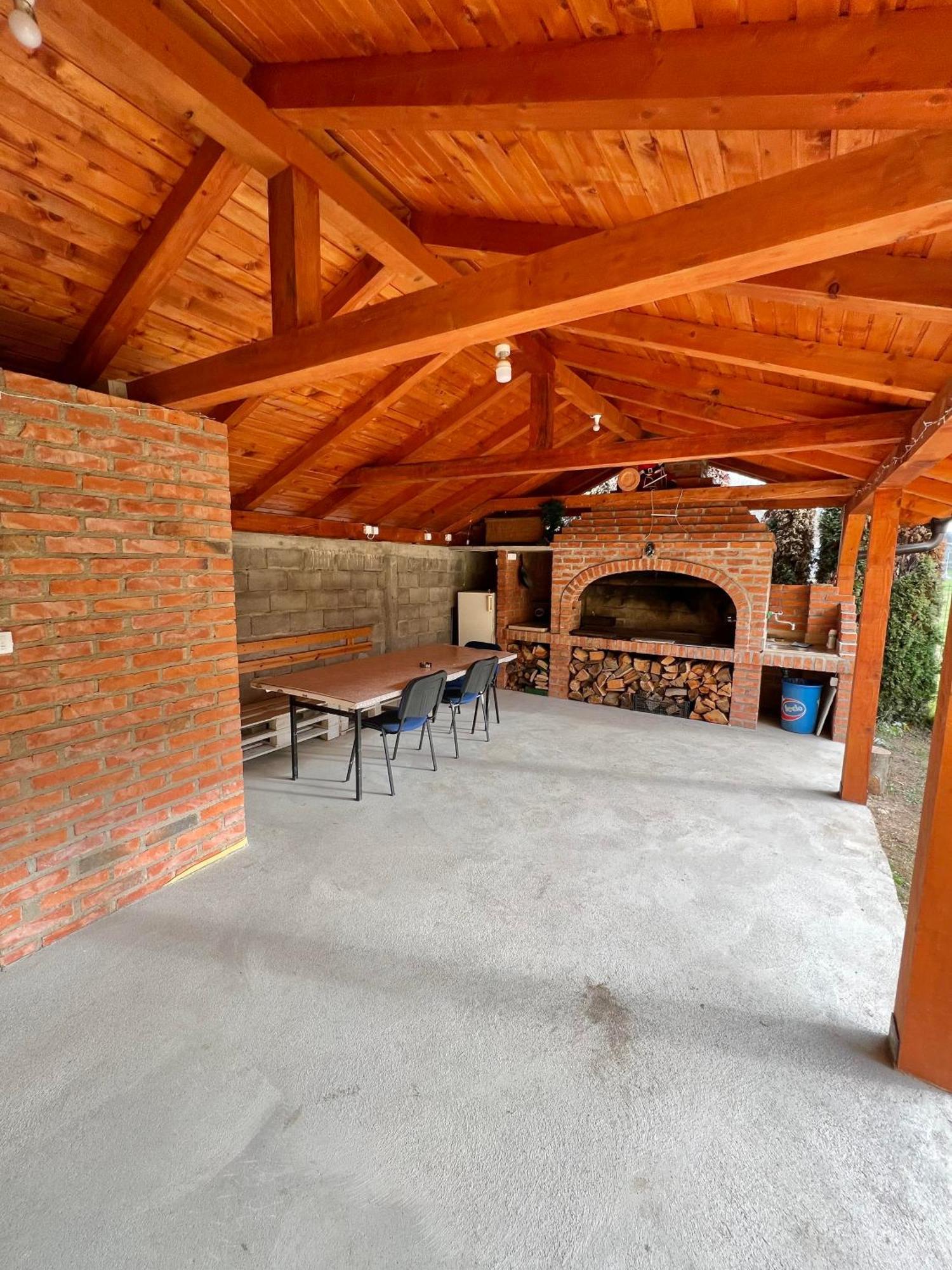 Holiday Homer Kuca Na Obali Vrbasa Banja Luka Exterior foto